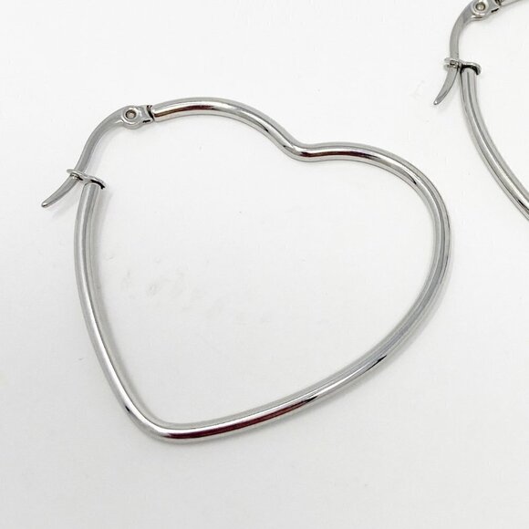 Silver Wire Heart Shape Earrings Y2K 90s - Picture 2 of 2